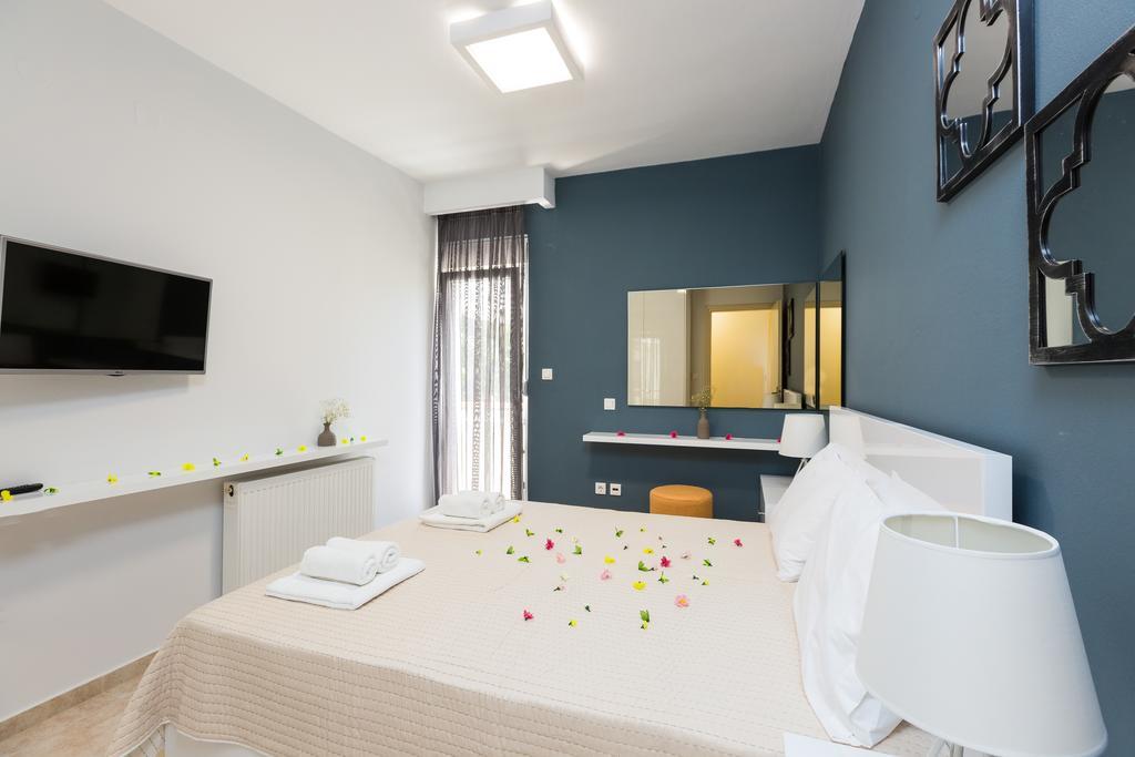 White Coral Apartment Rethymno  Bagian luar foto