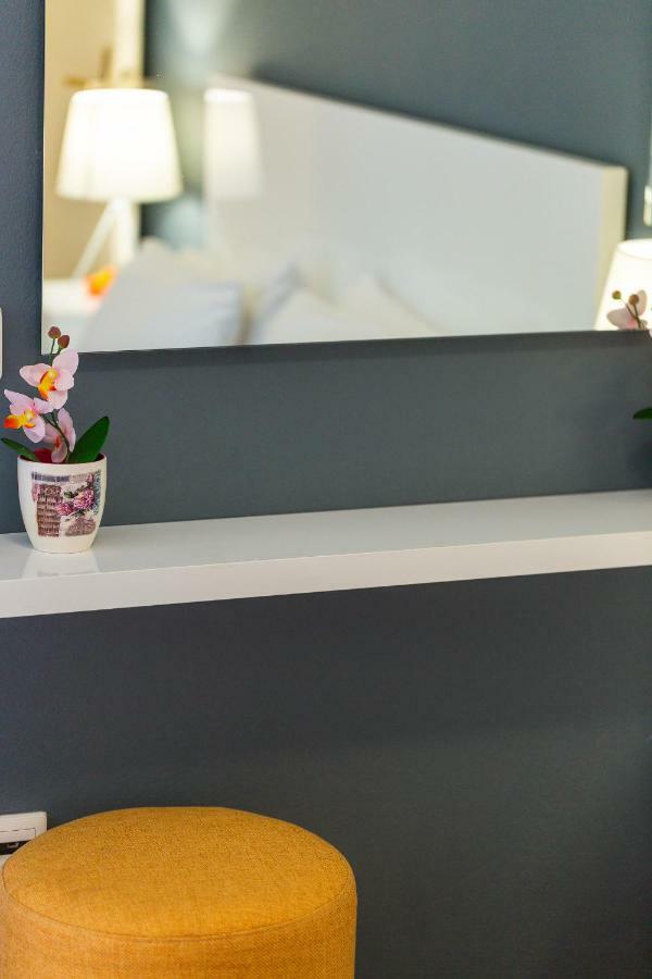 White Coral Apartment Rethymno  Bagian luar foto