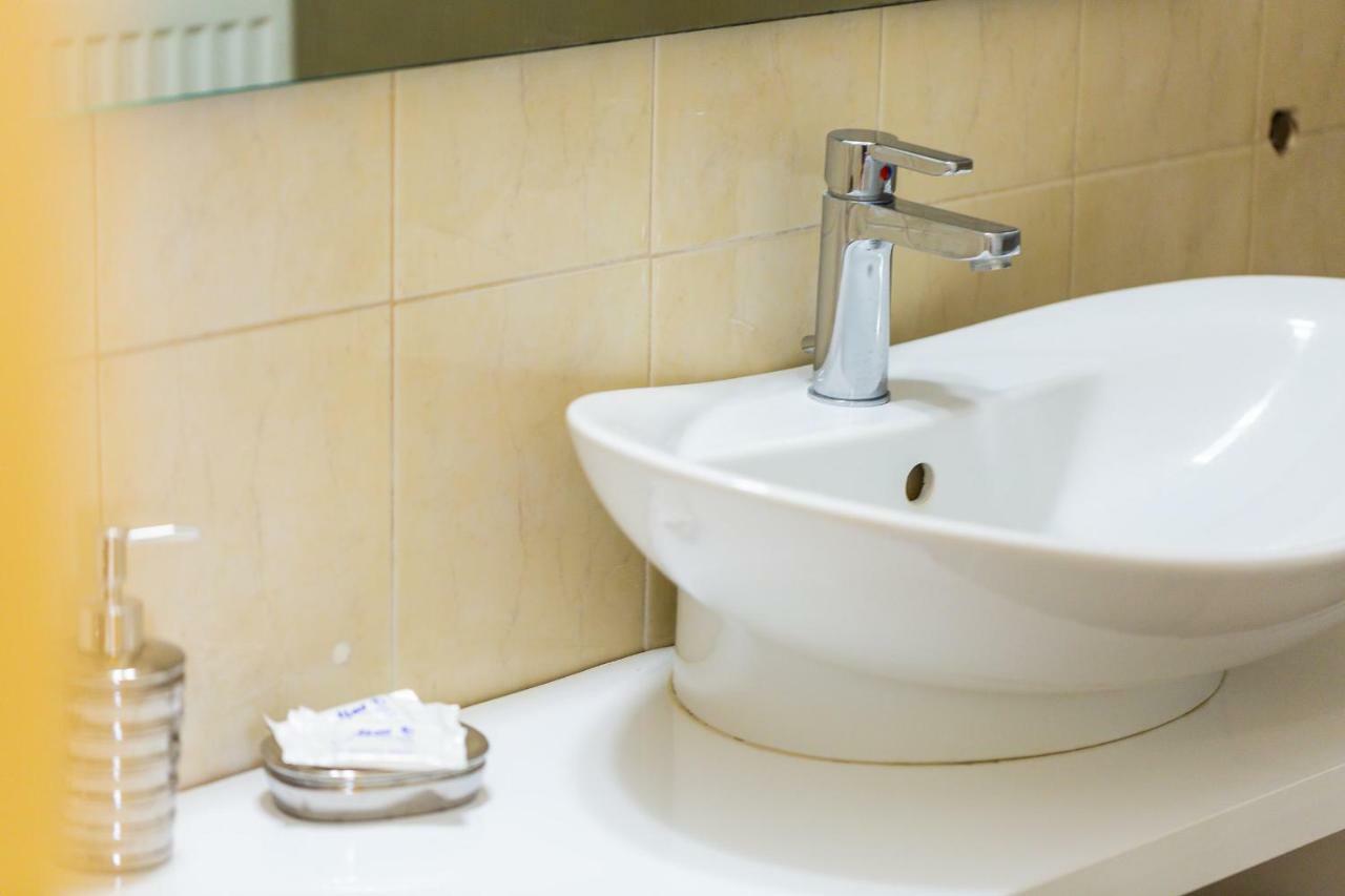 White Coral Apartment Rethymno  Bagian luar foto