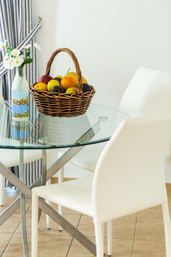 White Coral Apartment Rethymno  Bagian luar foto