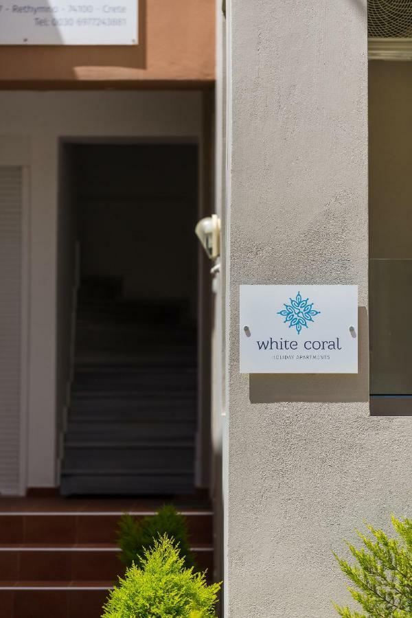 White Coral Apartment Rethymno  Bagian luar foto