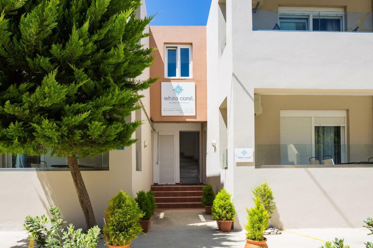 White Coral Apartment Rethymno  Bagian luar foto